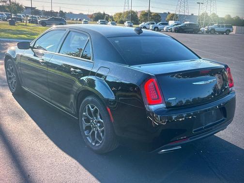 2018 Chrysler 300 S