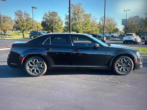 2018 Chrysler 300 S