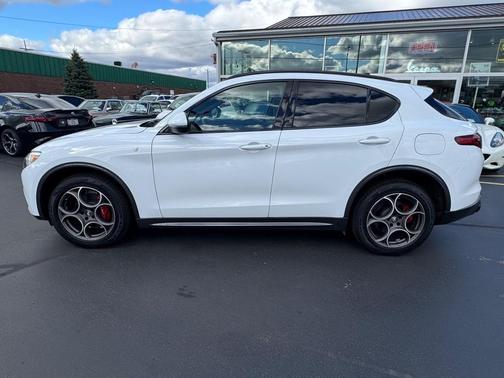 2022 Alfa Romeo Stelvio Ti