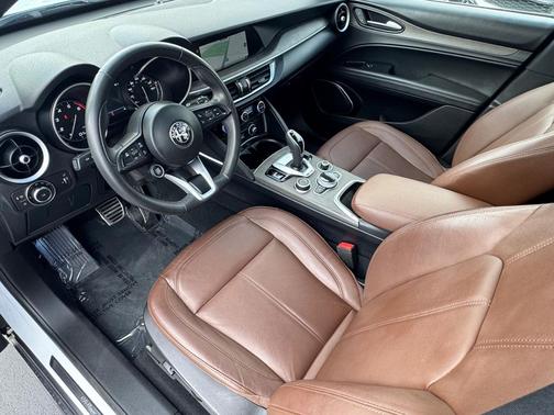 2022 Alfa Romeo Stelvio Ti