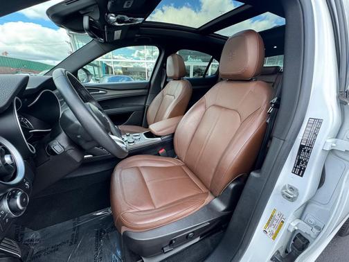 2022 Alfa Romeo Stelvio Ti