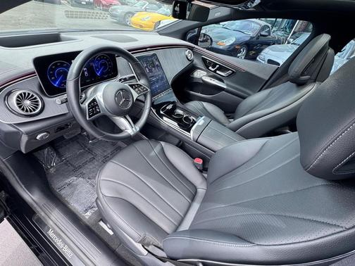 Obsidian Black Metallic 2024 Mercedes-Benz EQE 350 4MATIC