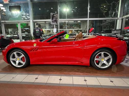2010 Ferrari California Base