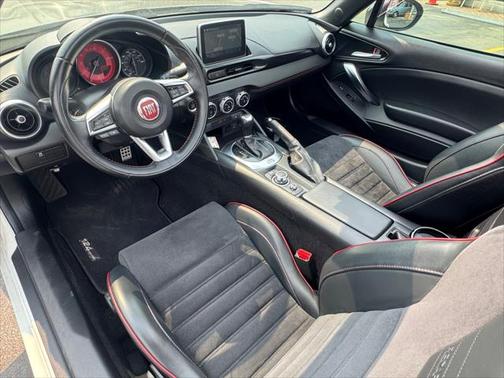 2018 FIAT 124 Spider Base