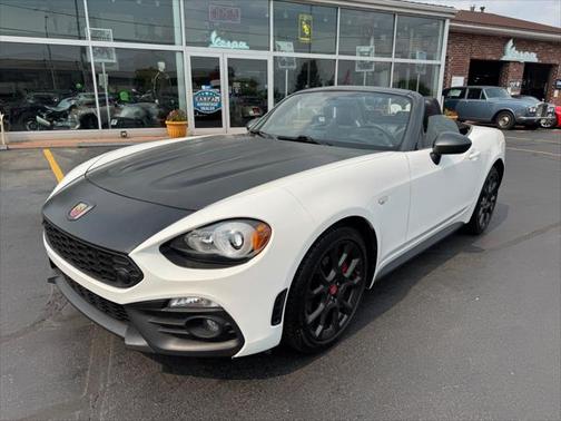2018 FIAT 124 Spider Base