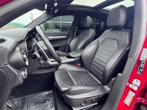 osso (Red) Etna 2022 Alfa Romeo Stelvio Ti