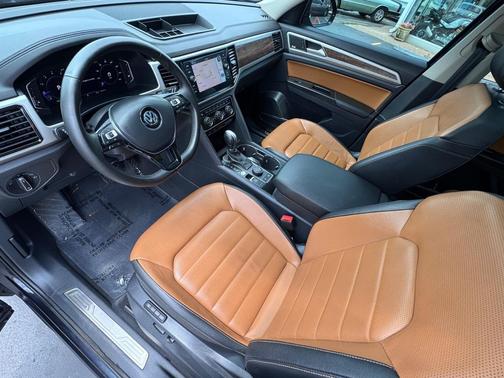 Deep Black Pearl 2019 Volkswagen Atlas 3.6L SEL Premium