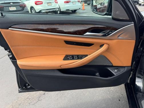 Black Sapphire Metallic 2020 BMW 530 xDrive