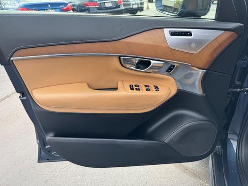 2018 Volvo XC90 T6 Inscription