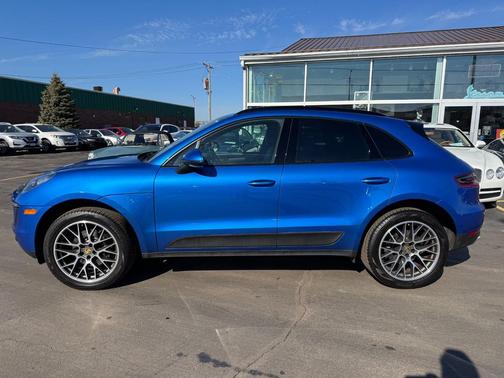 2017 Porsche Macan SUV