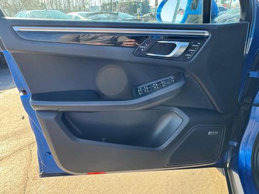 2017 Porsche Macan SUV