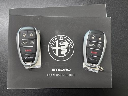 Trofeo White Tri-Coat 2019 Alfa Romeo Stelvio Ti Sport