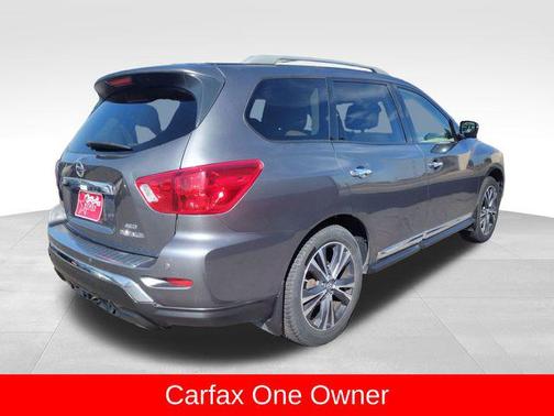 2017 Nissan Pathfinder Platinum
