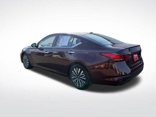 Garnet Pearl Metallic 2024 Nissan Altima 2.5 SV