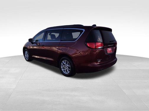2021 Chrysler Voyager LXI