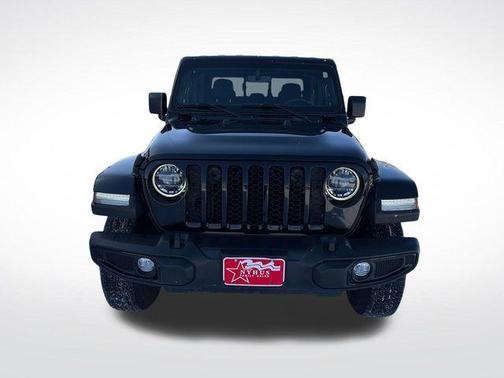 Black Clearcoat 2022 Jeep Gladiator Altitude 4x4
