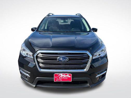 Crystal Black Silica 2022 Subaru Ascent Premium 7-Passenger