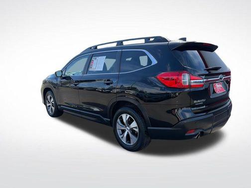 Crystal Black Silica 2022 Subaru Ascent Premium 7-Passenger