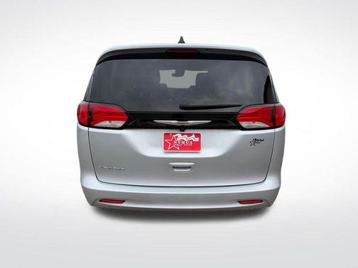 Silver Mist Clearcoat 2023 Chrysler Voyager LX