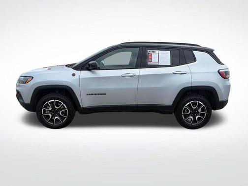 Silver Zynith Metallic Clearcoat 2024 Jeep Compass Trailhawk