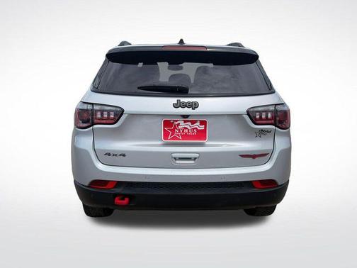 Silver Zynith Metallic Clearcoat 2024 Jeep Compass Trailhawk