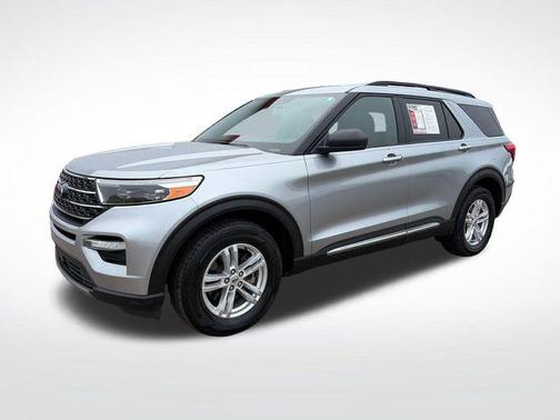ICONIC SILVER METALLIC 2020 Ford Explorer XLT
