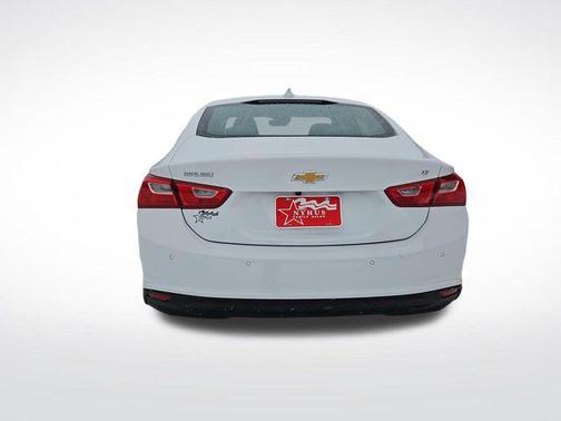 Summit White 2024 Chevrolet Malibu FWD 1LT