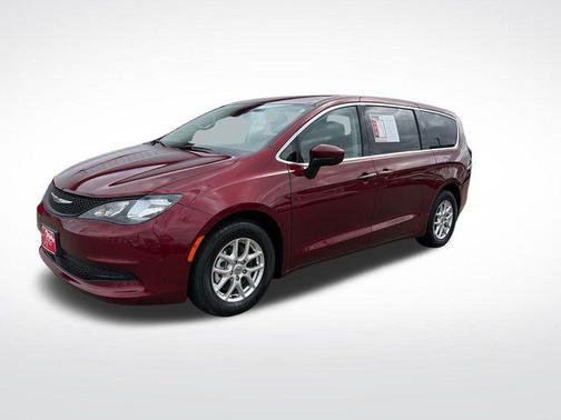 Velvet Red Pearlcoat 2023 Chrysler Voyager LX