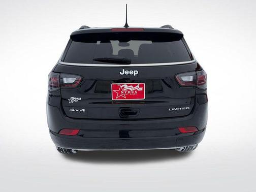 Diamond Black Crystal Pearlcoat 2023 Jeep Compass Limited