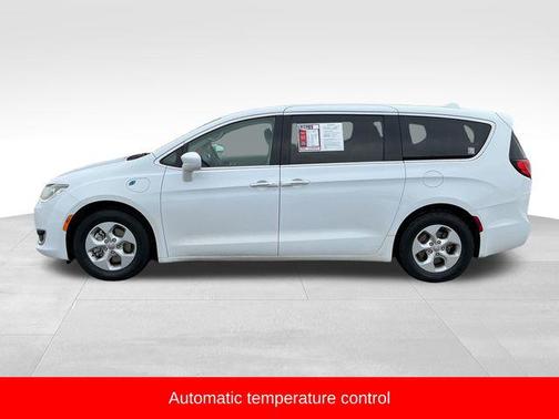 2017 Chrysler Pacifica Hybrid Touring Plus