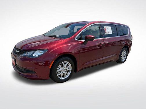 Velvet Red Pearlcoat 2023 Chrysler Voyager LX