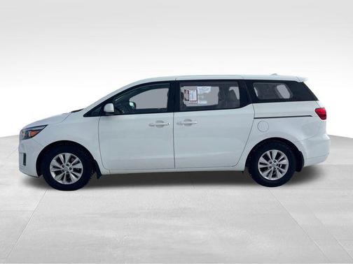 2016 Kia Sedona L