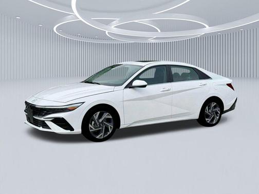 2025 Hyundai ELANTRA SEL