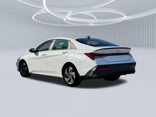 2025 Hyundai ELANTRA HEV SEL Sport