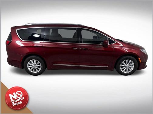 Velvet Red Pearlcoat 2018 Chrysler Pacifica Touring-L Plus