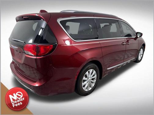 Velvet Red Pearlcoat 2018 Chrysler Pacifica Touring-L Plus