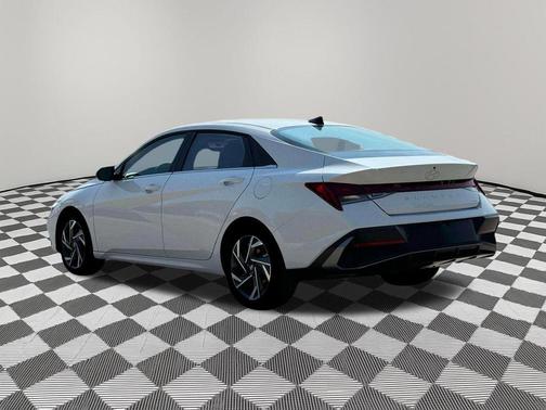 2025 Hyundai ELANTRA HEV Limited