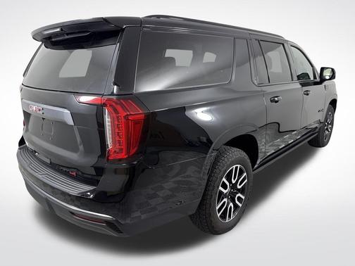 2023 GMC Yukon XL 4WD AT4
