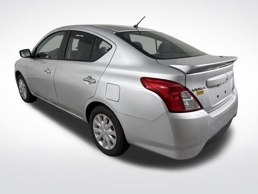 2016 Nissan Versa 1.6 SV