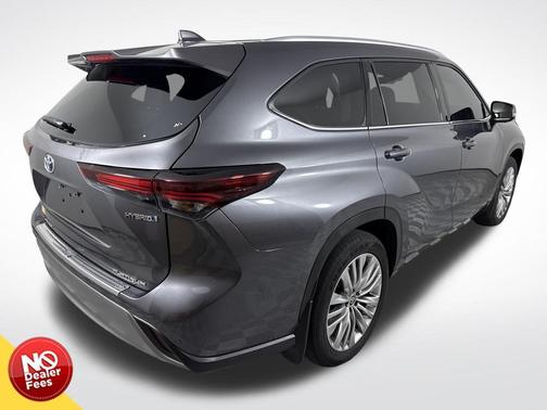 2024 Toyota Highlander Hybrid Platinum