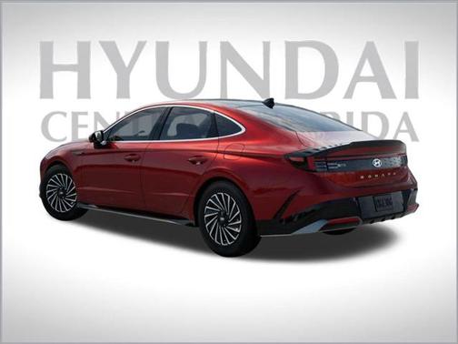 2025 Hyundai SONATA Hybrid Limited