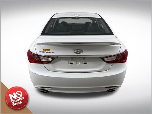 White 2011 Hyundai SONATA SE