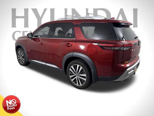 2022 Nissan Pathfinder Platinum 2WD