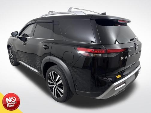 2023 Nissan Pathfinder Platinum FWD
