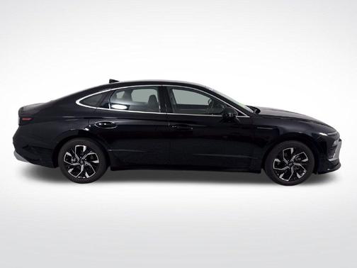 Onyx Black 2024 Hyundai SONATA SEL