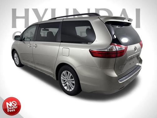 2016 Toyota Sienna SE