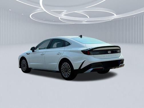 2025 Hyundai SONATA Hybrid SE