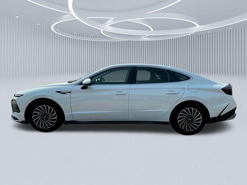 2025 Hyundai SONATA Hybrid SE
