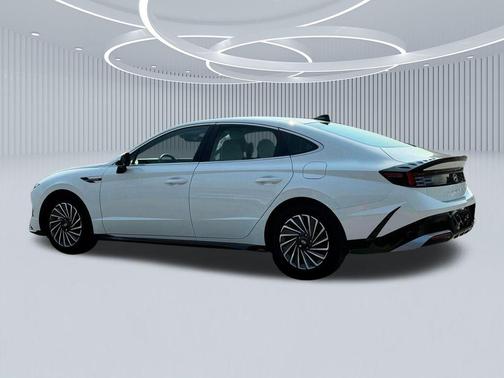 2025 Hyundai SONATA Hybrid SE