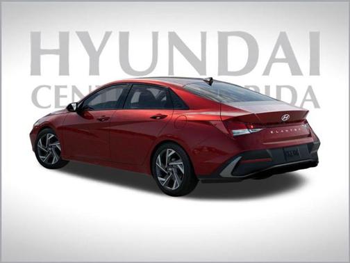 2025 Hyundai ELANTRA SEL